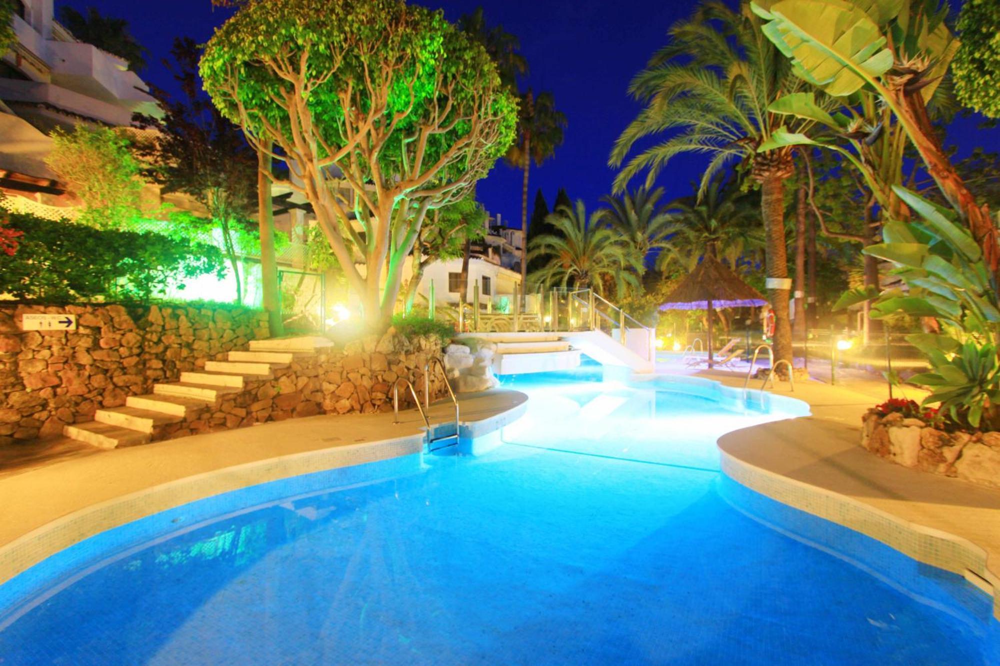 1108 Beachfront 2 Apartments With Roofterrace 80Mtrgt Beach 3 Pools Marbella Buitenkant foto